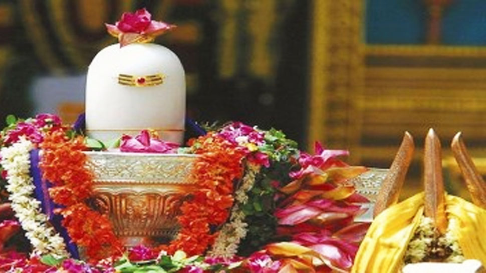 Mahashivratri Puja 2023 Offer These 7 Things To Shivling For Avoid Shani Ki Sade Sati And Dhaiya 3148