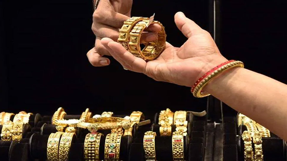 Gold Purchase Vatu Tips : इस दिन भूलकर भी न खरीदें सोना, हो जाएगा जिंदगी भर का रोना