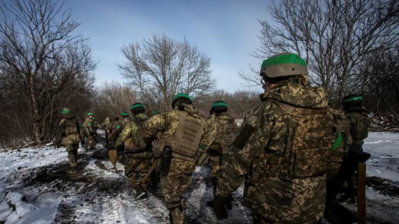 Ukraine Russia War: यूक्रेन पर लड़ाकू विमानों और हेलीकॉप्टरों से नए हवाई हमले की तैयारी में पुतिन