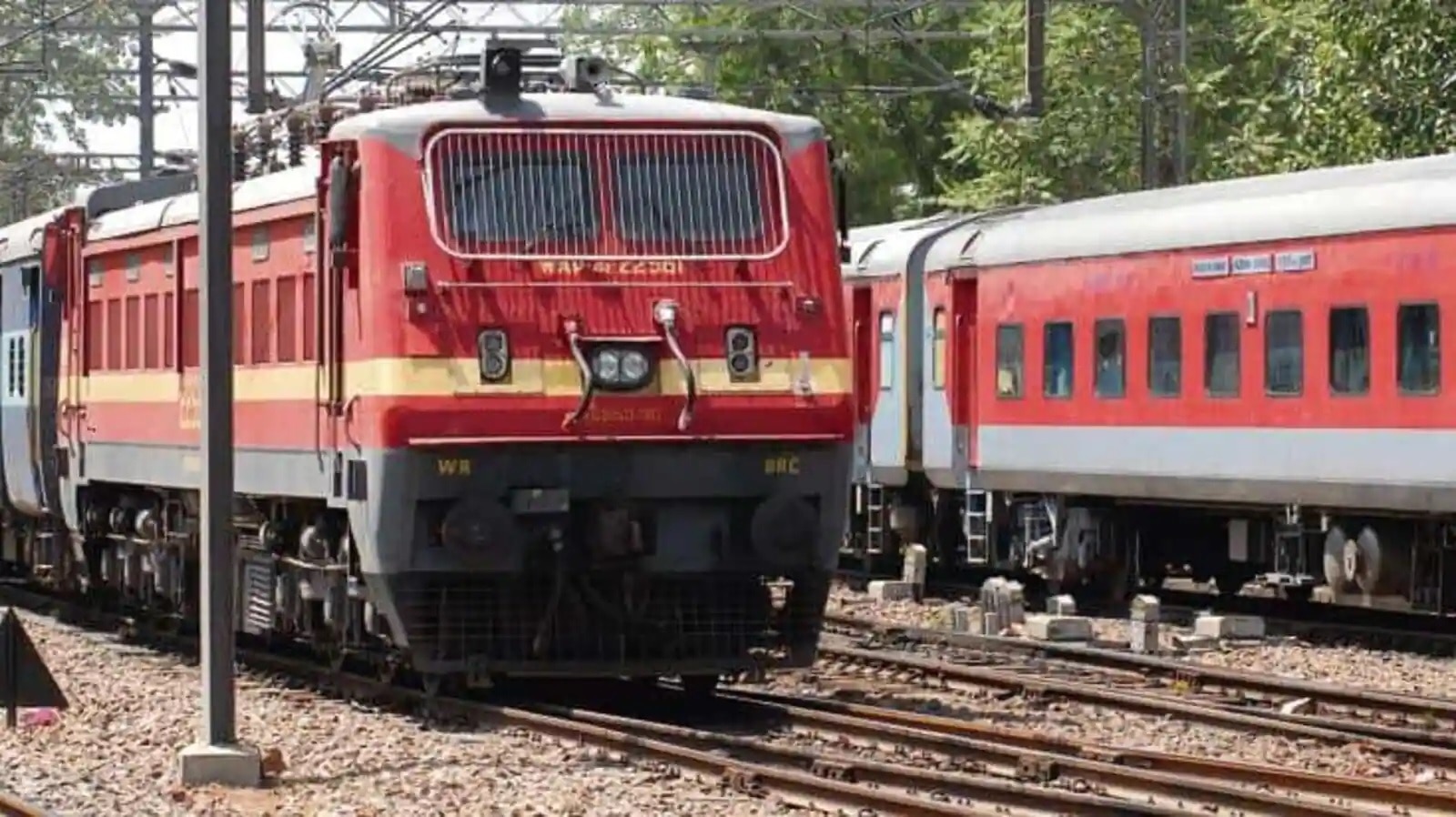 Holi Special Trains List Railway Will Run 16 Pairs Special Trains Check ...