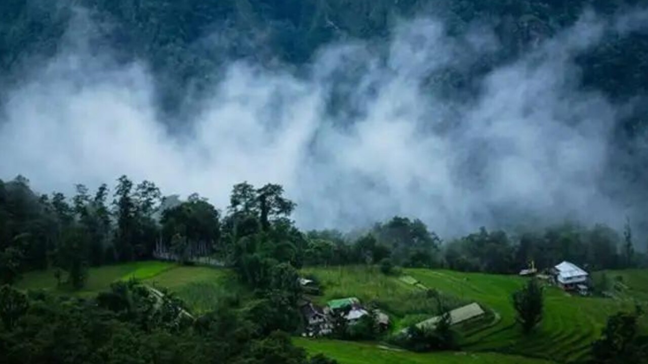 Weather Update Today: इन राज्यों में हल्की बारिश के आसार, जानिए दिल्ली-एनसीआर में कैसा रहेगा मौसम