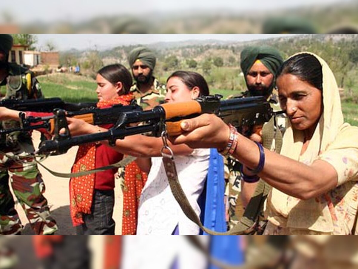 आतंकवादियों के खिलाफ हिंदुओं ने उठाई बंदूक, J&K कश्मीर इंतेजामिया ने VDC को सराहा
