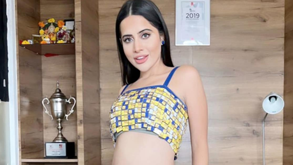 Urfi Javed: उर्फी जावेद के खिलाफ अब इस शख्स ने खोला मोर्चा, बोला की है मौलाना और काजी से गुजारिश Urfi Javed: उर्फी जावेद के खिलाफ अब इस शख्स ने खोला मोर्चा, बोला की है मौलाना और काजी से गुजारिश