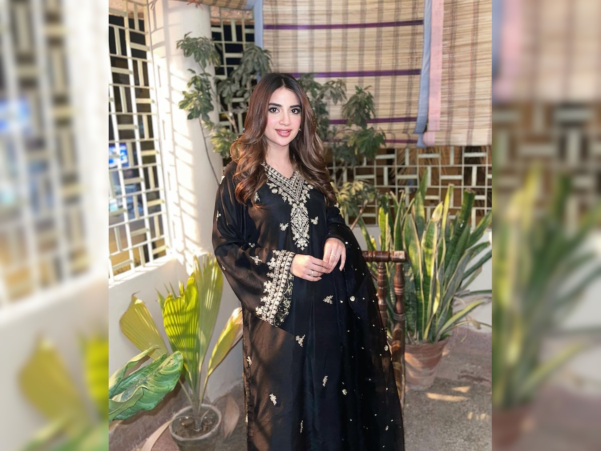 Pakistani Actress Saboor Ali Look Beautiful In Black Dress See Her