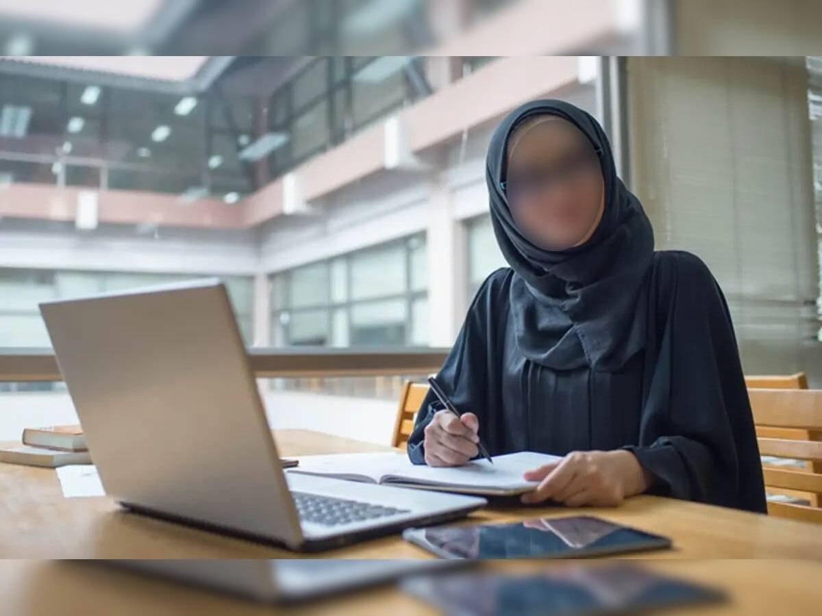 सऊदी अरब को बदनाम करने की कोशिश; कंपनी ने उतरवाया महिला का हिजाब?