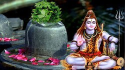 महादेव को सबसे पहले किसने चढ़ाया था बेलपत्र, महाशिवरात्रि पर जानें अनसुनी कहानियां