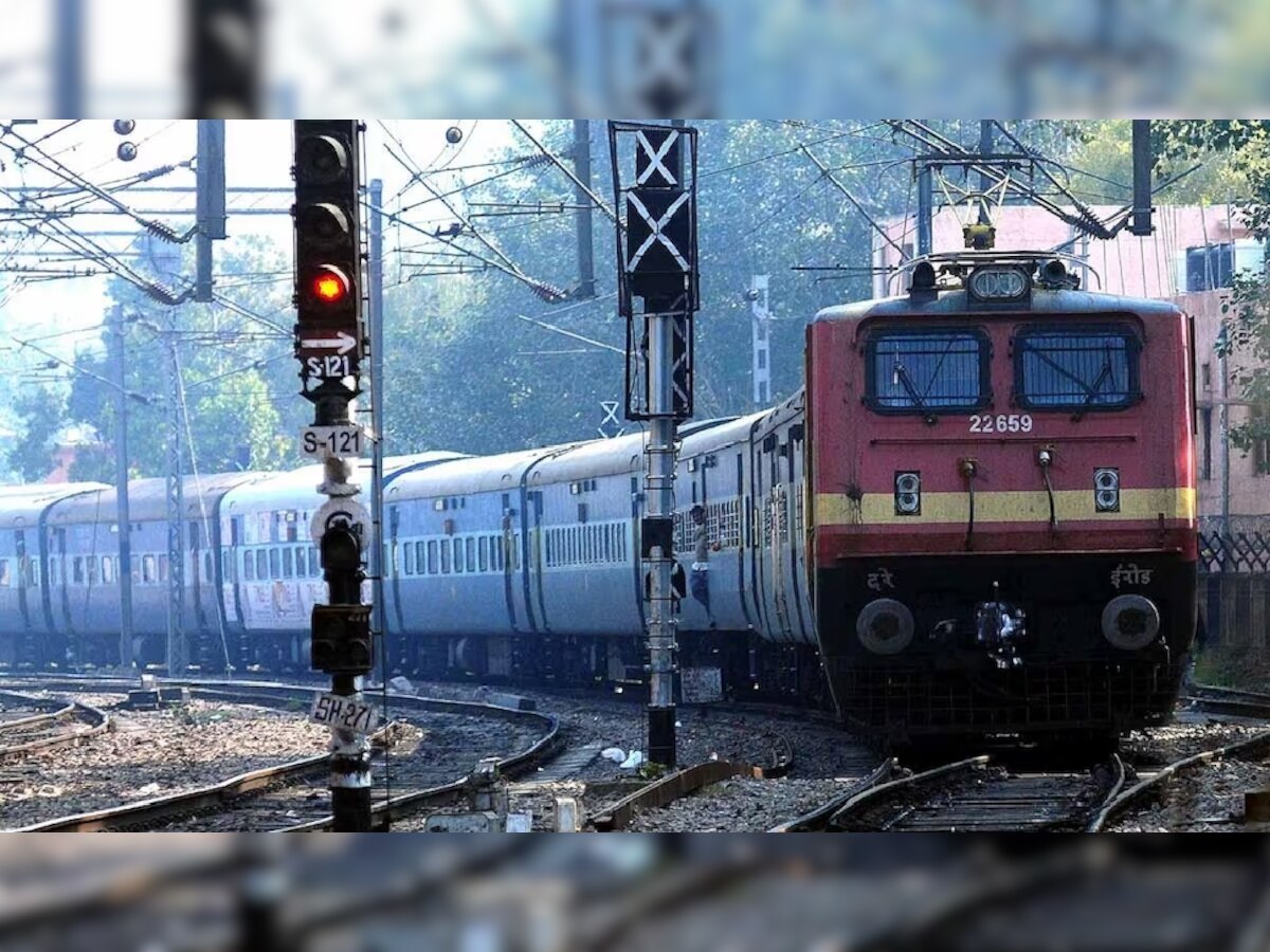 Indian Railways News: छत्तीसगढ़ को रेलवे का झटका! इस अहम रूट की 2 ट्रेन रद्द, दो के रास्ते बदले
