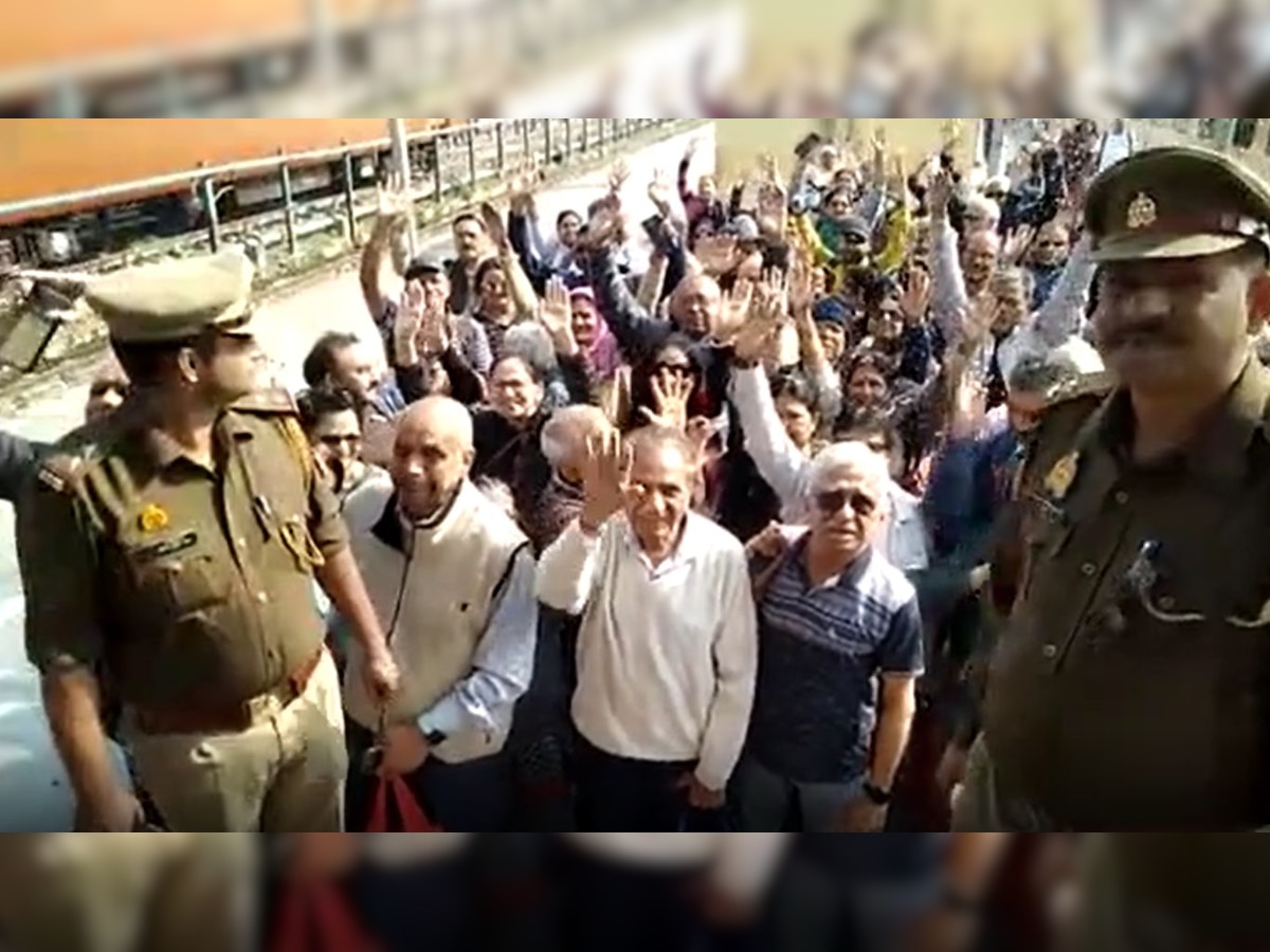 Ayodhaya: महाशिवरात्री के दिन 190 श्रद्धालुओं को लेकर अयोध्या पहुंची रामजानकी स्पेशल ट्रेन