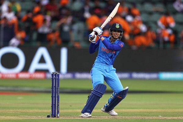 Women&#039;s T20 World Cup: मंधाना का अर्धशतक और ऋचा की पारी बेकार, इंग्लैंड ने भारत को 11 रन से हराया