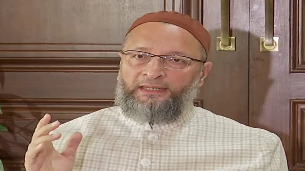 Bharatpur: AIMIM चीफ़ असदुद्दीन ओवैसी ने पीड़ित परिवार से की मुलाक़ात; कहा-CM ये मांगे पूरी करें Bharatpur: AIMIM चीफ़ असदुद्दीन ओवैसी ने पीड़ित परिवार से की मुलाक़ात; कहा-CM ये मांगे पूरी करें