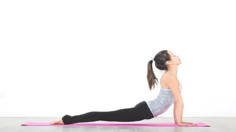 How to Do the 12 Poses of Sun Salutation for Beginners - Yoga Rove