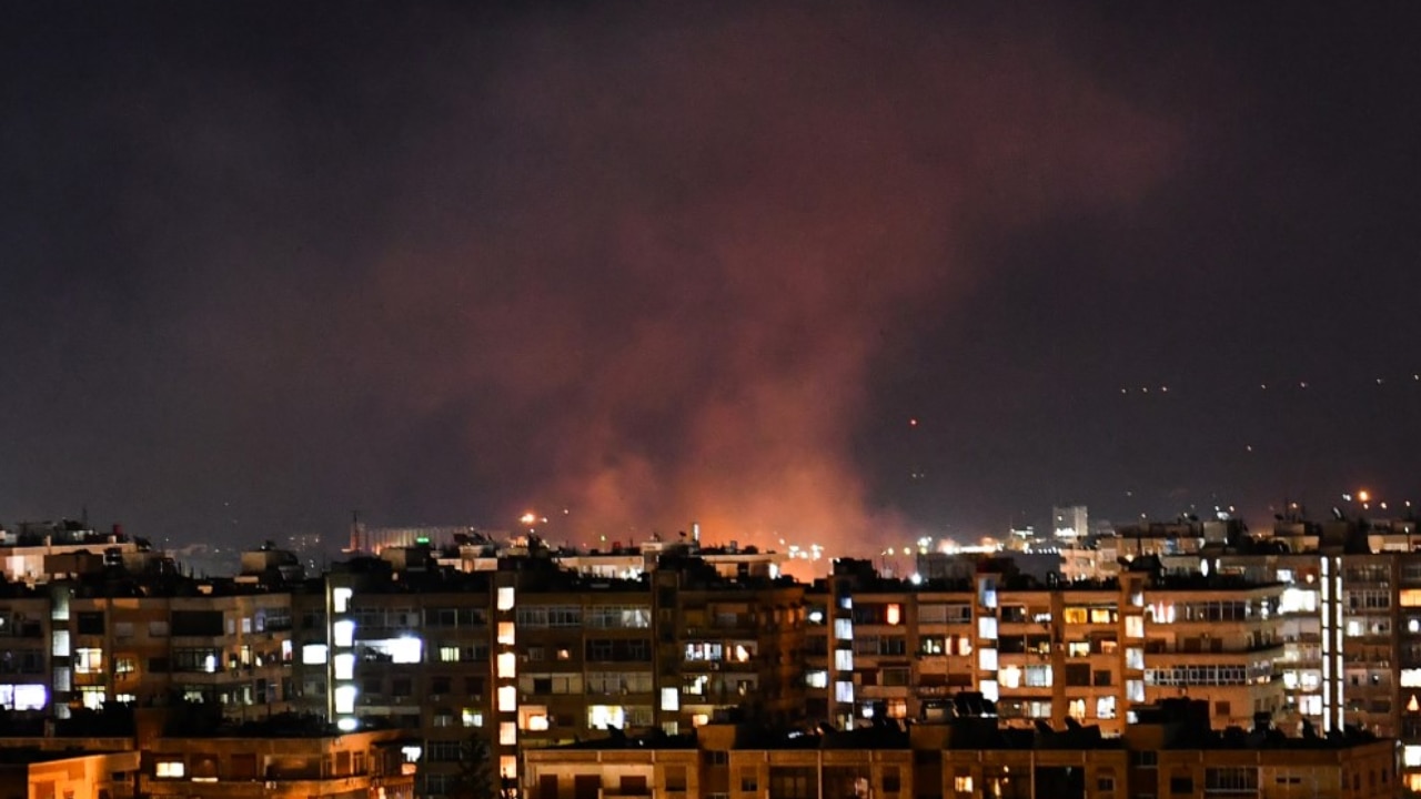 इजराइल के हवाई हमलों से दहली सीरिया की राजधानी, 5 लोगों की मौत, 12 घायल