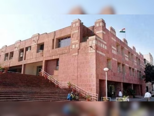 जेएनयू में फिर विवाद, JNU छात्रों और ABVP में इस मामले पर हुई झड़प