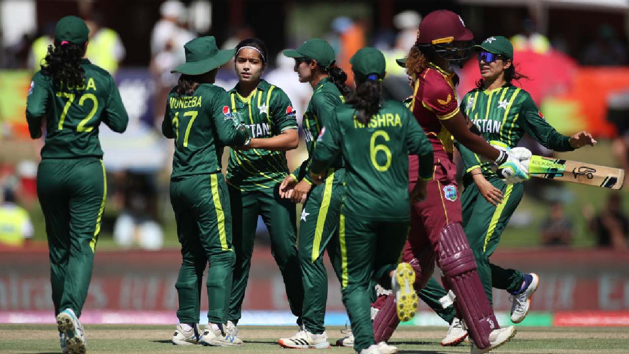 Women&#039;s T20 World Cup: आखिरी गेंद के रोमांच में वेस्टइंडीज ने किया पाकिस्तान का खेल खराब, रोमांचक हुआ सेमीफाइनल का समीकरण