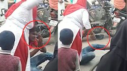 Hathras: हाथरस में बीच बाजार मनचले ने युवती से की छेड़खानी, महिला ने चप्पलों की धुनाई