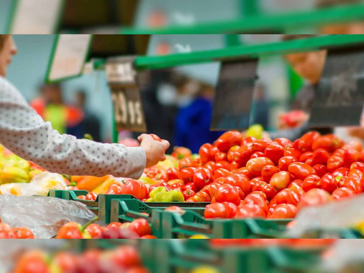 UK Vegetable Crisis: ब्रिटेन में सब्जी खरीदने पर क्यों लगी लिमिटेशन? दिन में केवल 2 खीरा और 2 टमाटर ही खरीद सकते हैं लोग