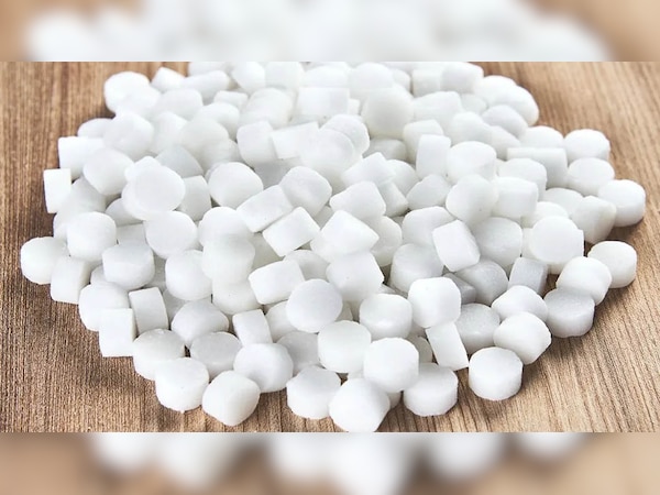 Camphor Uses: इन चीजों में बेहतरीन चीज है कपूर; फायदे जान फटी रह जाएगी आंखें