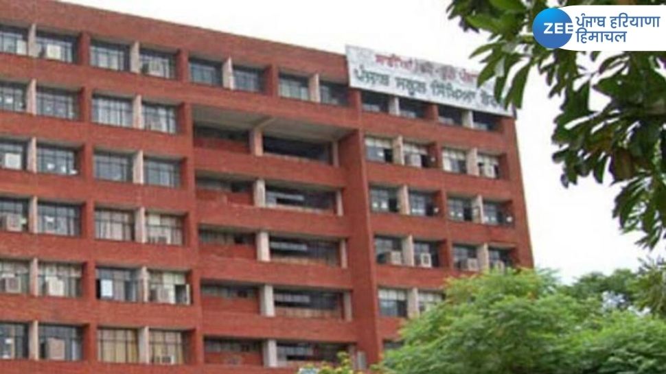 PSEB Class 12 english paper leak 2023: ਪੰਜਾਬ ਬੋਰਡ ਵੱਲੋਂ ਅੱਜ ਹੋਣ ਵਾਲੀ 12ਵੀਂ ਸ਼੍ਰੇਣੀ ਦੀ ਅੰਗਰੇਜ਼ੀ ਲਾਜ਼ਮੀ ਦੀ ਪ੍ਰੀਖਿਆ ਕੀਤੀ ਗਈ ਮੁਲਤਵੀ PSEB Class 12 english paper leak 2023: ਪੰਜਾਬ ਬੋਰਡ ਵੱਲੋਂ ਅੱਜ ਹੋਣ ਵਾਲੀ 12ਵੀਂ ਸ਼੍ਰੇਣੀ ਦੀ ਅੰਗਰੇਜ਼ੀ ਲਾਜ਼ਮੀ ਦੀ ਪ੍ਰੀਖਿਆ ਕੀਤੀ ਗਈ ਮੁਲਤਵੀ