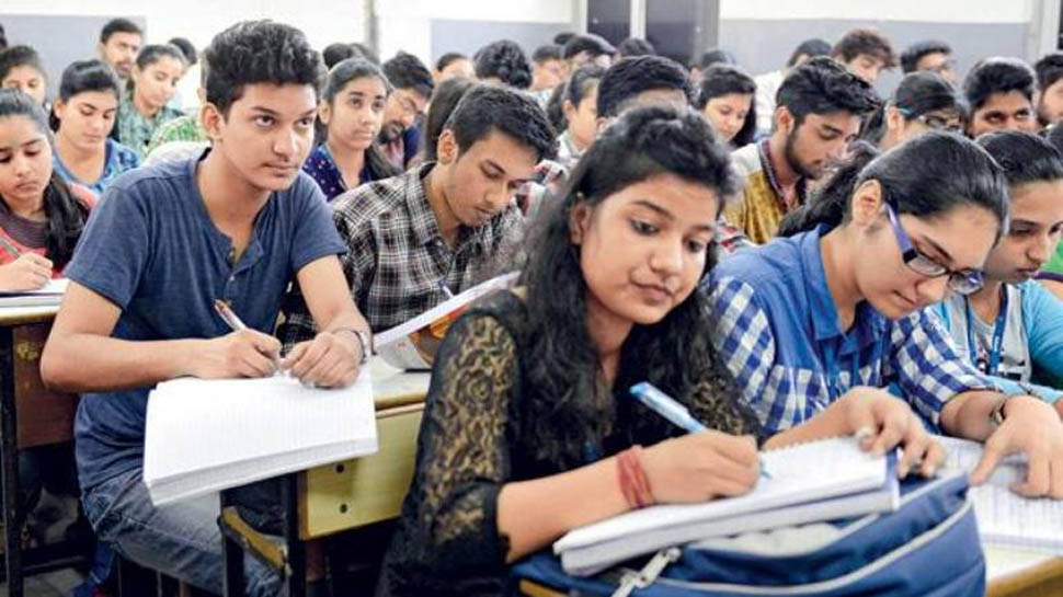 PSEB Class 12 english paper leak: 12वी के इंग्लिश का पेपर हुआ लीग; एग्जाम स्थगित PSEB Class 12 english paper leak: 12वी के इंग्लिश का पेपर हुआ लीग; एग्जाम स्थगित