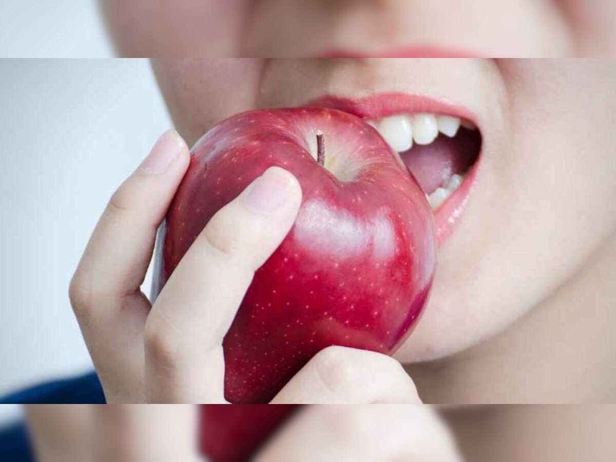 Apple Benefits: कोलेस्ट्रॉल को मोम की तरह पिघला देगा सेब; बस रोजाना ऐसे करें सेवन