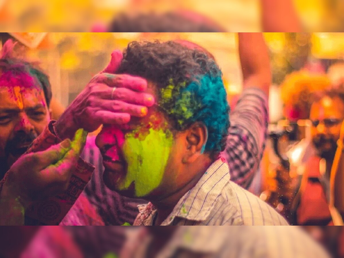 Holi 2023: घर में बने हर्बल रंगों से खेलें होली, जानें गुलाल बनाने के टिप्स