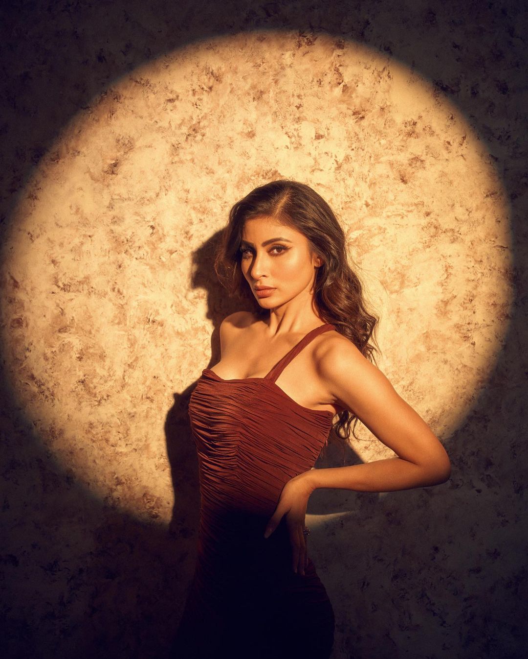 बॉडीकॉन ड्रेस में तस्वीरें कीं शेयर