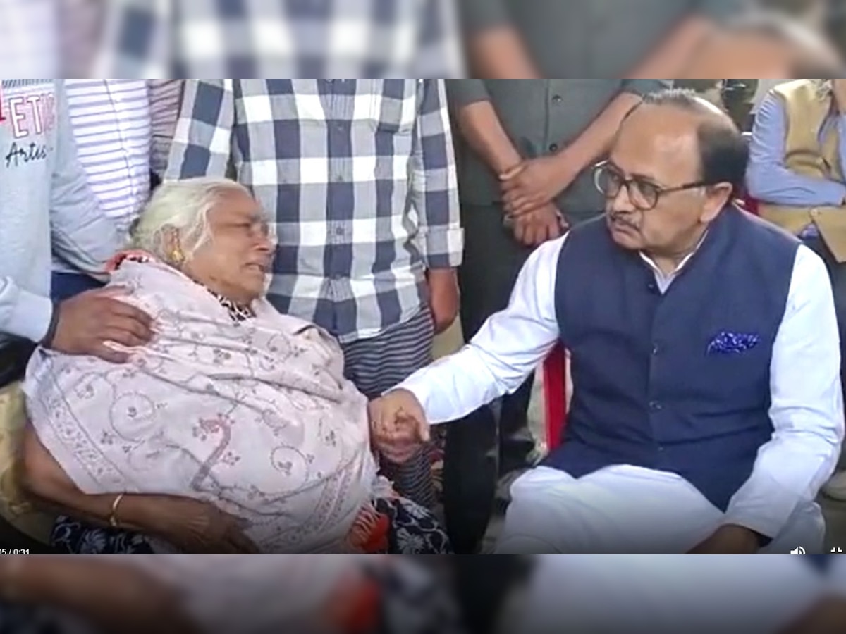 Prayagraj: पूर्व मंत्री सिद्धार्थ नाथ सिंह ने उमेश पाल के परिजनों से की मुलाकात, कहा- हत्यारों को उनके अंजाम तक पहुंचाया जाएगा