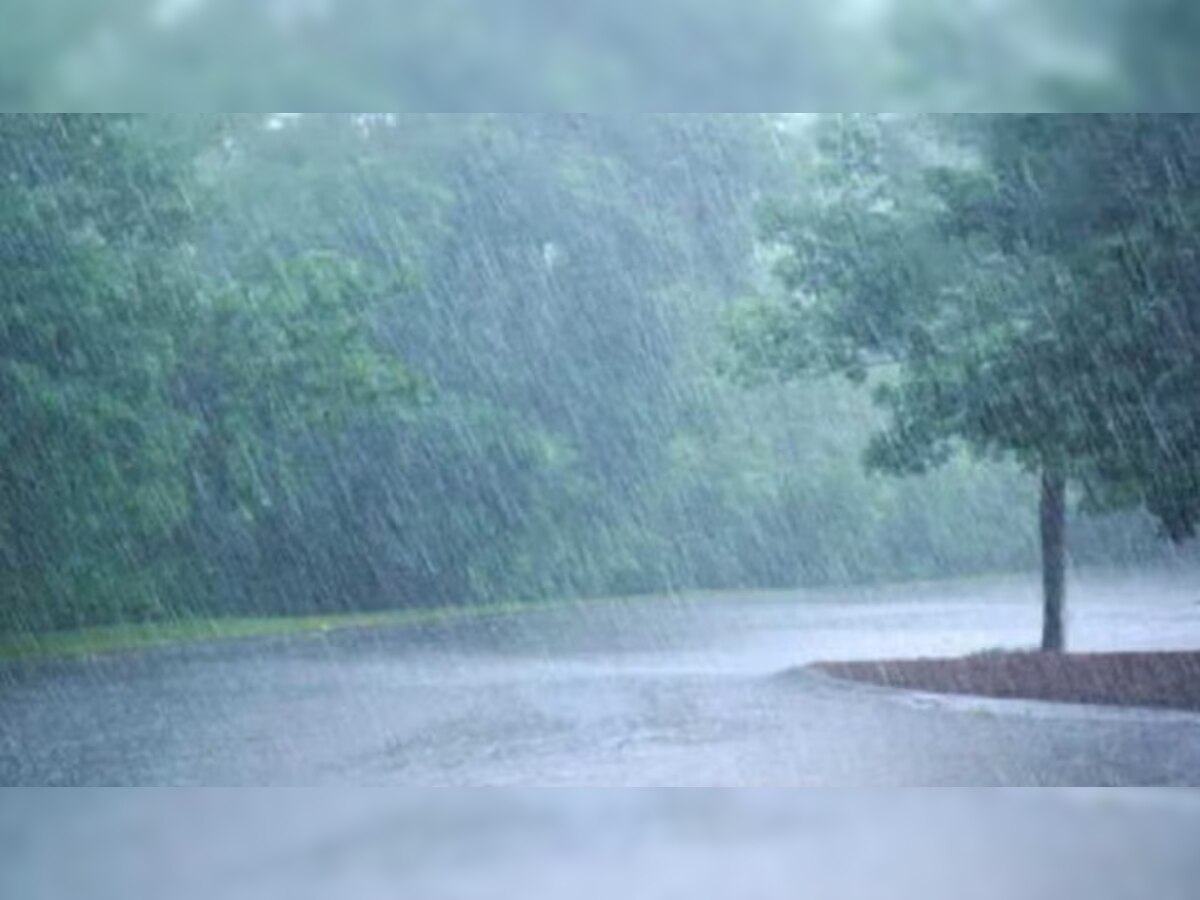 UP Weather: होली के रंग में भंग डाल सकता है मौसम, यूपी के इन जिलों में बारिश की संभावना, जानें अपने शहर का हाल 