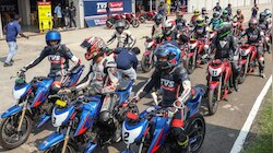 TVS की इस बाइक ने गाड़ दिए झंडे! 50 लाख से ज्यादा बिक गई, बाकी कंपनियां देखती रह गईं