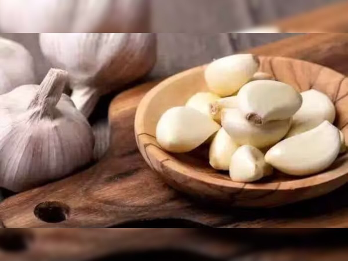 Garlic Side Effects : अगर आपभी लहसुन का करते हैं ज्‍यादा इस्‍तेमाल तो हो जाएं सावधान, इन घातक बीमारियों को दे रहे न्‍यौंता