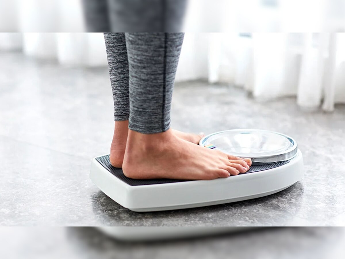 Weight Control Tips: बिना जिम जाए घटाना चाहते हैं पेट की चर्बी? रोजाना सुबह करने लगें ये 4 काम; सब पूछेंगे आपकी सेहत का राज