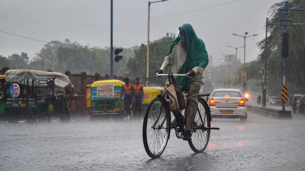 Weather Update: ऊंचे पर्वतीय इलाकों में बारिश-बर्फबारी का अलर्ट, इन जगहों पर भी पड़ेंगे बरसात के छींटे; जानें अपने शहर का हाल 