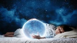 Dream Meaning: सपने में दिखती हैं ये चीजें तो हो जाएं सावधान, बदल सकती है जिंदगी