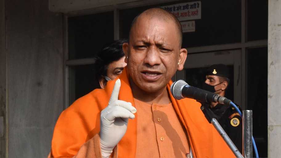 धर्मस्थलों के पास न डालें रंग, नही बजाएं फूहड़ गीत', त्योहारों से पहले CM योगी की चेतावनी