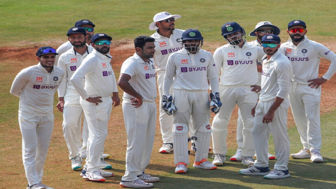IND vs AUS: &#039;मेहनत नहीं मजदूरी कर रहे थे भारतीय गेंदबाज&#039;, टीम को मिली हार पर फूटा दिग्गज का गुस्सा