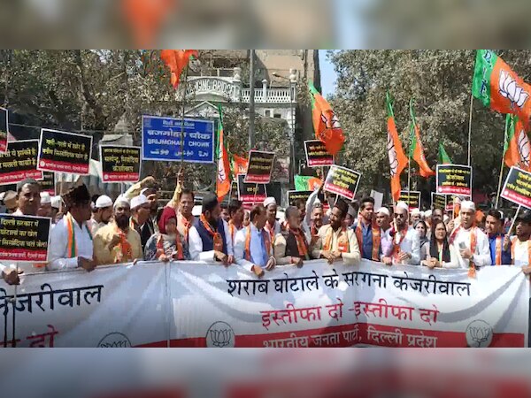 Delhi BJP Protest: BJP ने AAP पर बोला हमला; कहा-इमामों को सैलरी नहीं दे रही सरकार