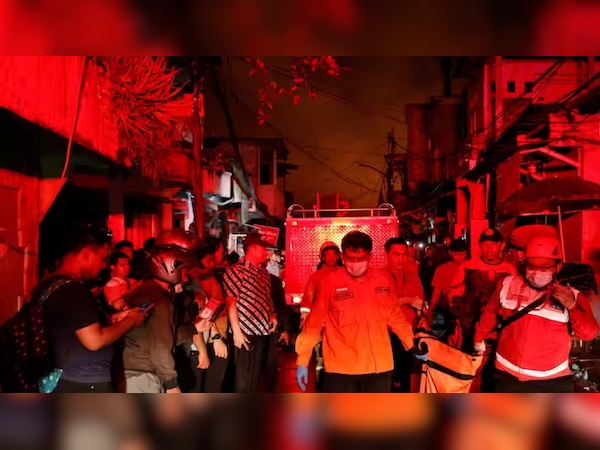 Indonesia: इंडोनेशिया में तेल डिपो में लगी भीषण आग; 14 की मौत, दर्जनों घायल