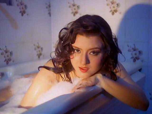 Veerana Movie Actress Jasmin Left Country Overnight After Scared From veerana-movie-actress-jasmin-left-country-overnight-after-scared-from