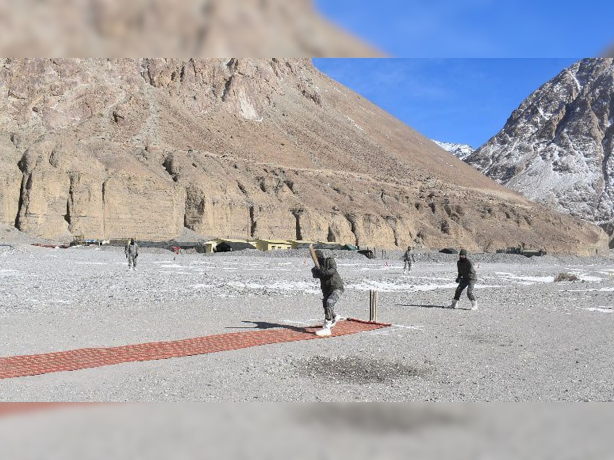 India China: भारतीय सेना का चीन को फिर करारा संदेश, बर्फीले गलवान में क्रिकेट खेलकर कहा- हम असंभव को बनाते हैं संभव