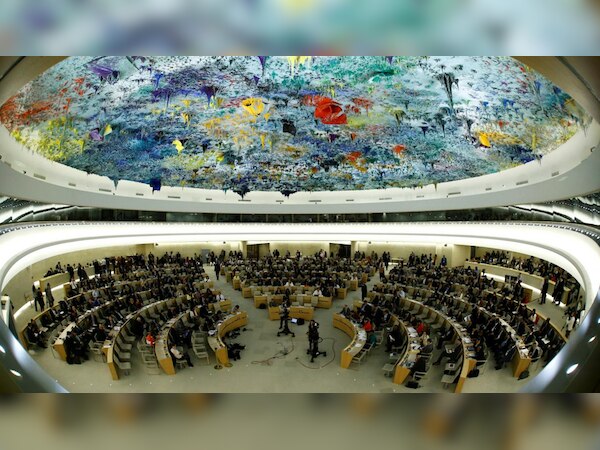 कम उम्र की लड़कियों को इस्लाम में परिवर्तित कर रहा पाकिस्तान, UNRC में भारत ने लगाई लताड़