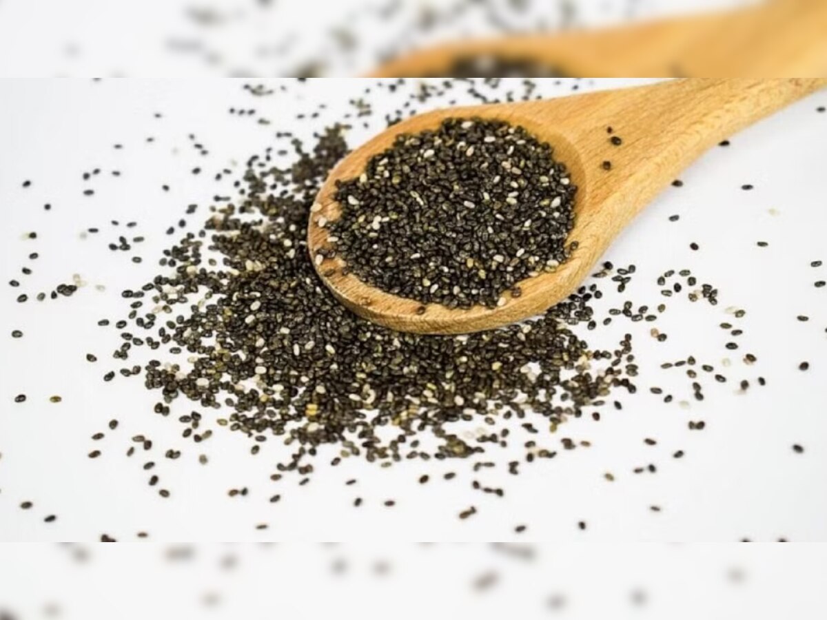 Chia Seeds Benefits: शरीर के लिए काफी फाएदेमंद है चिया के बीज, वजन कम करने में है मददगार!