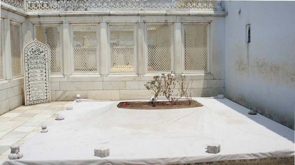 औरंगजेब की कब्र औरंगजेब की कब्र