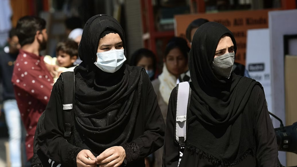 इस देश में इस्लामिक ड्रेस न पहनने पर मिलेगी सजा, अदालत ने सुनाया फरमान इस देश में इस्लामिक ड्रेस न पहनने पर मिलेगी सजा, अदालत ने सुनाया फरमान