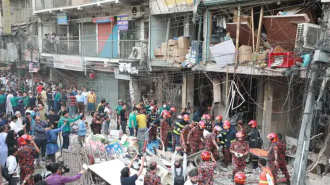 बांग्लादेश के ढाका में भीषण विस्फोट, 16 की मौत; 100 से अधिक लोग घायल