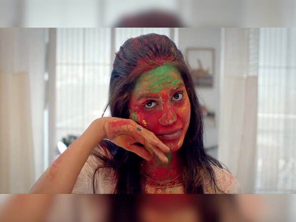 भारत मैट्रिमोनी ने 'होली' को बताया महिलाओं के खिलाफ; लोग 'हलाला' पर पूछ रहे सवाल