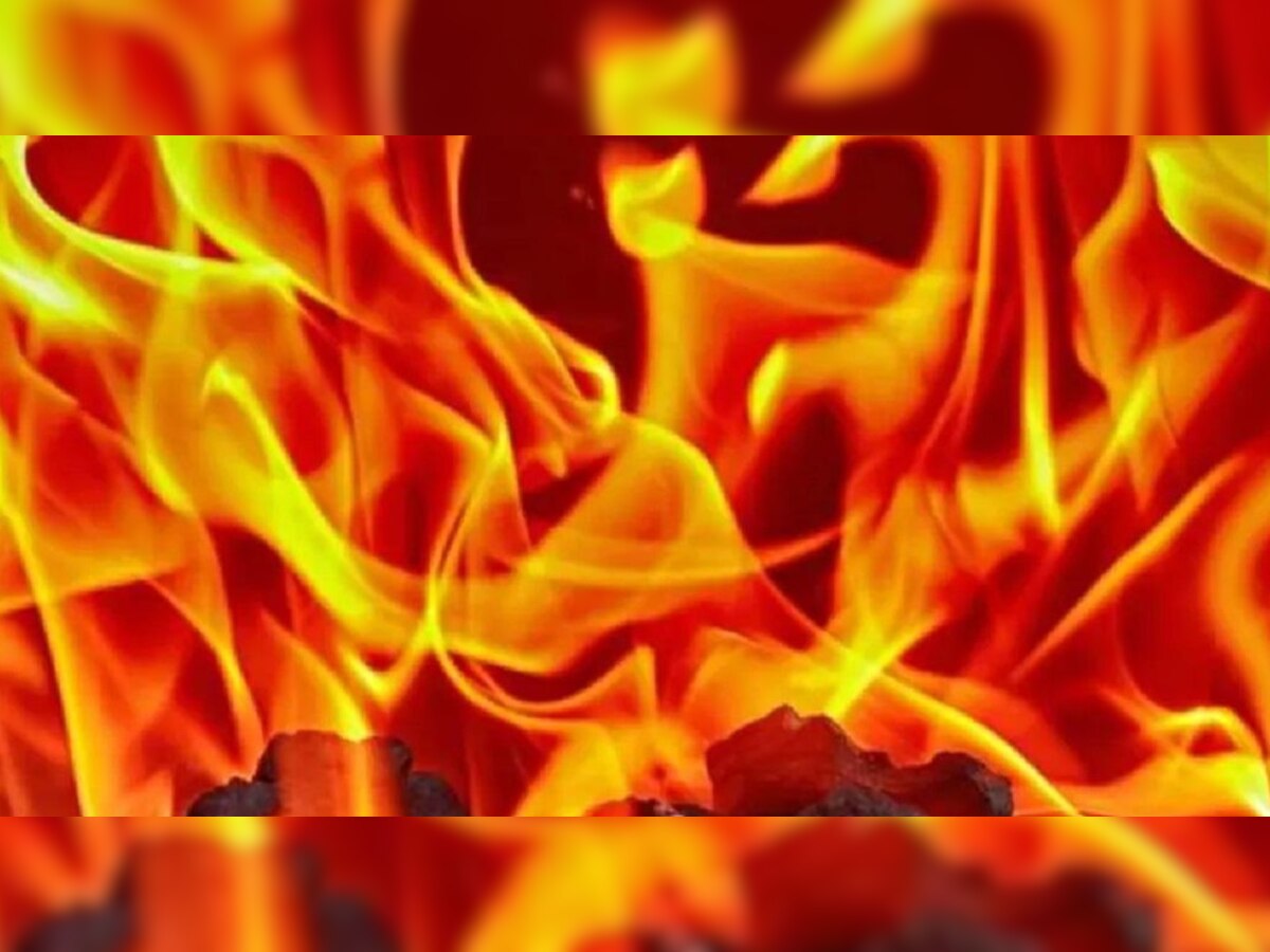 आग से धू-धूकर जलीं 40 झोपड़ियां, पटना के स्लम में भीषण अग्निकांड से लोग आक्रोशित