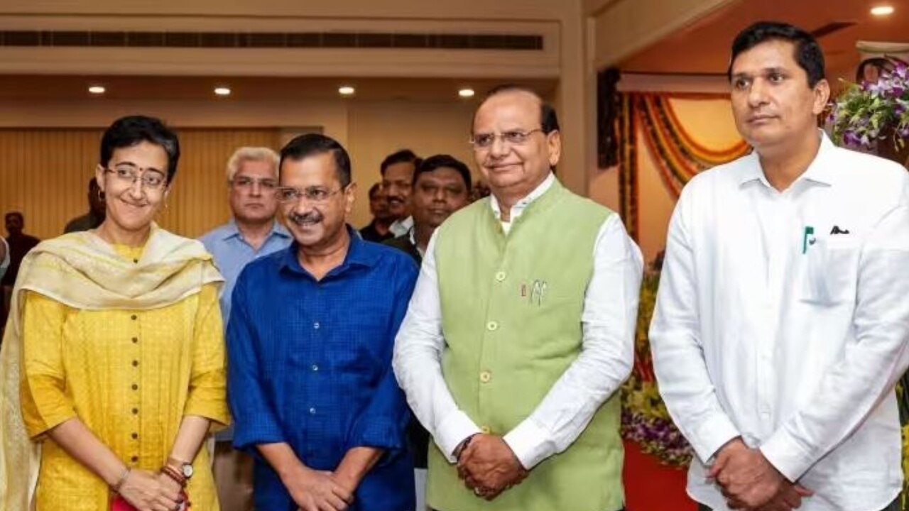 Delhi New Ministers: दिल्ली की नई शिक्षा मंत्री आतिशी, जानें सौरभ भारद्वाज को मिले कौन-कौन से मंत्रालय