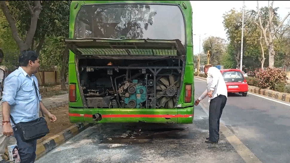 Dtc Bus Fire Broke Out In Delhi Bahari Mudrika Passengers Saved Due To ...