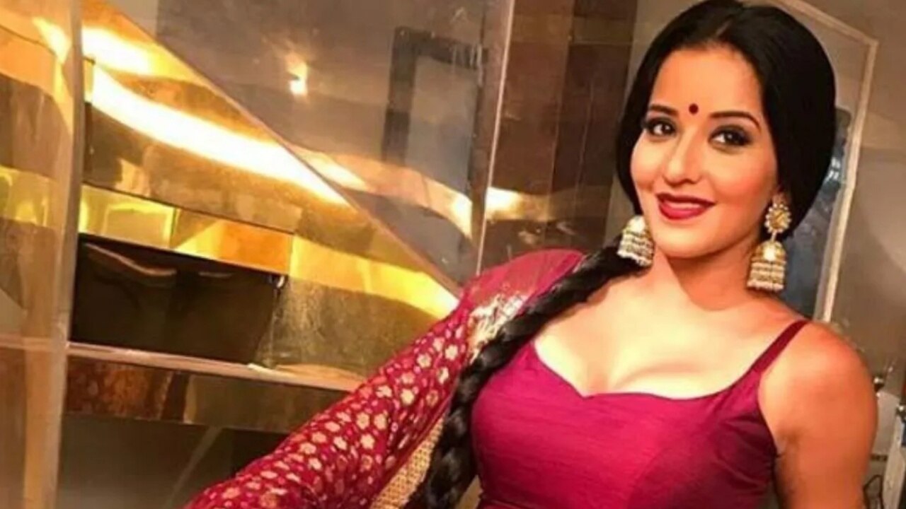 Monalisa Bathroom Look: भोजपुरी एक्ट्रेस ने बाथटब में लेटकर ऑन किया कैमरा, दिखाया हॉट अवतार