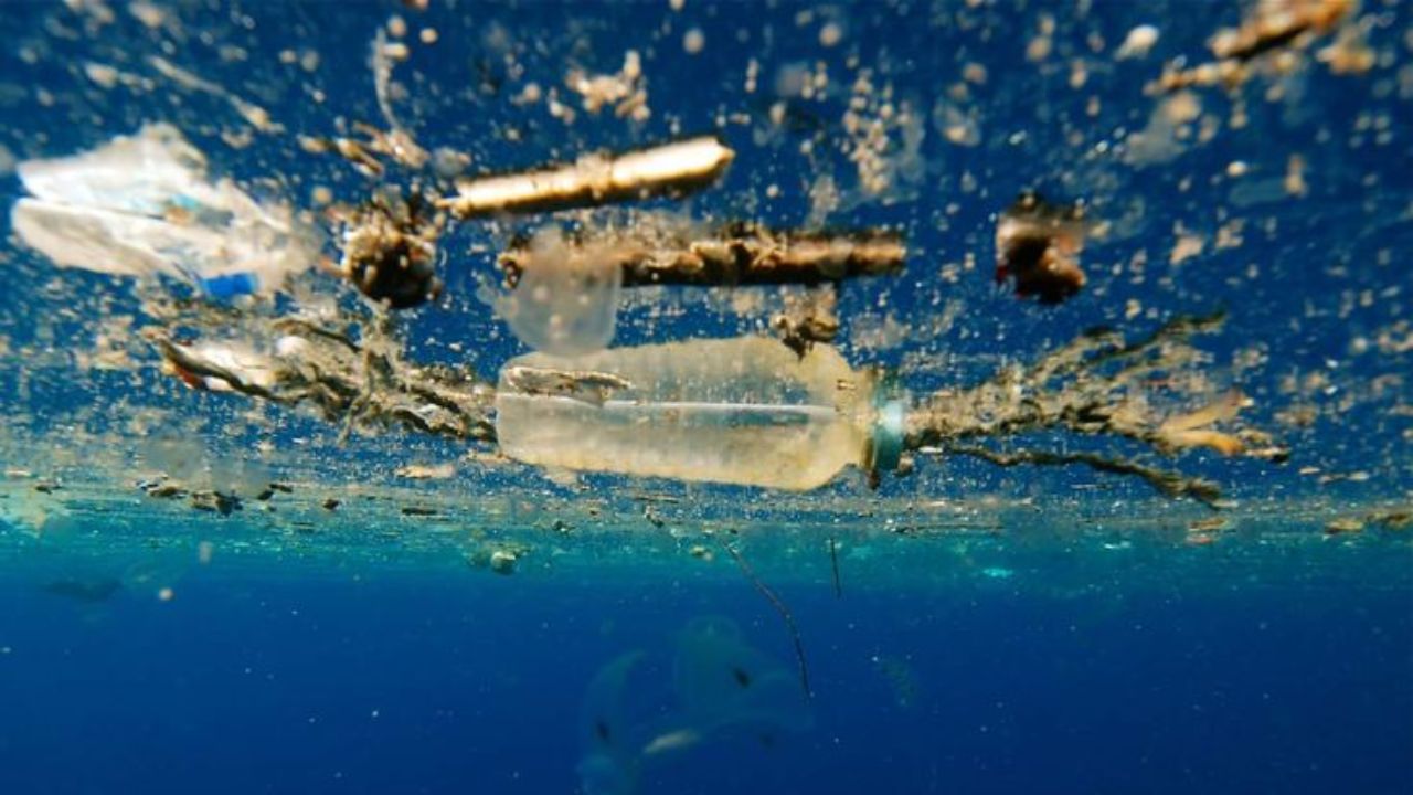 Plastic Pollution In Oceans 171 Trillion Pieces Of Microplastic Ocean ...